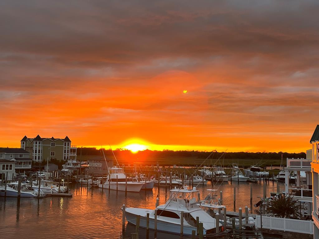 Waterfront Luxury - 1288 Wilson, Unit B | Photo 36