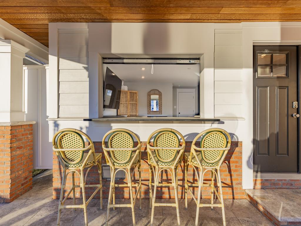 Waterfront Luxury - 1288 Wilson, Unit B | Photo 8