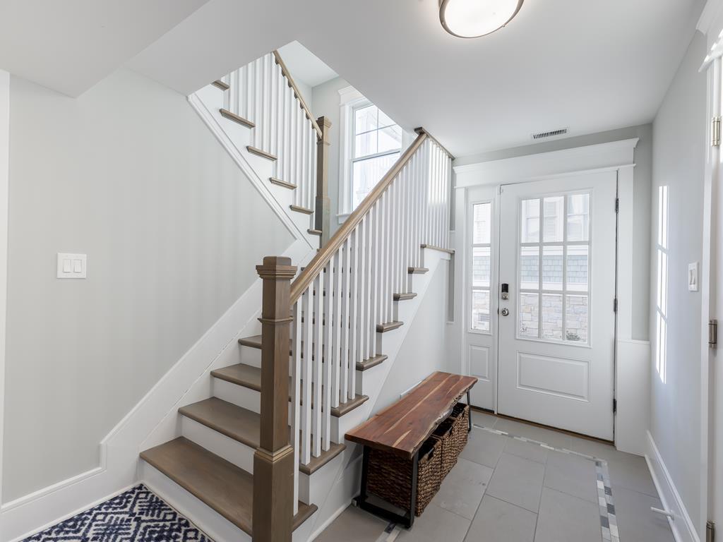 Waterfront Luxury - 1288 Wilson, Unit B | Photo 11