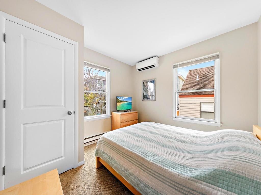 105 W. 27th Street, Ship Bottom (Bay Side)