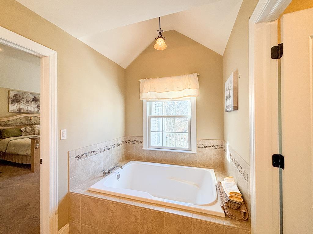Charming Cape May Getaway – 325 Fourth Ave | Photo 33