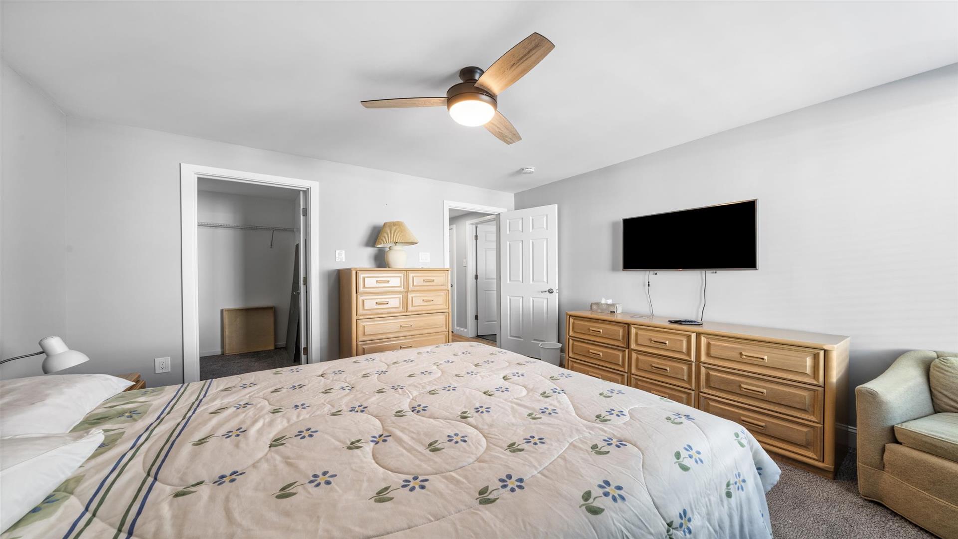 100 96th street, Stone Harbor (1 Block to Beach)