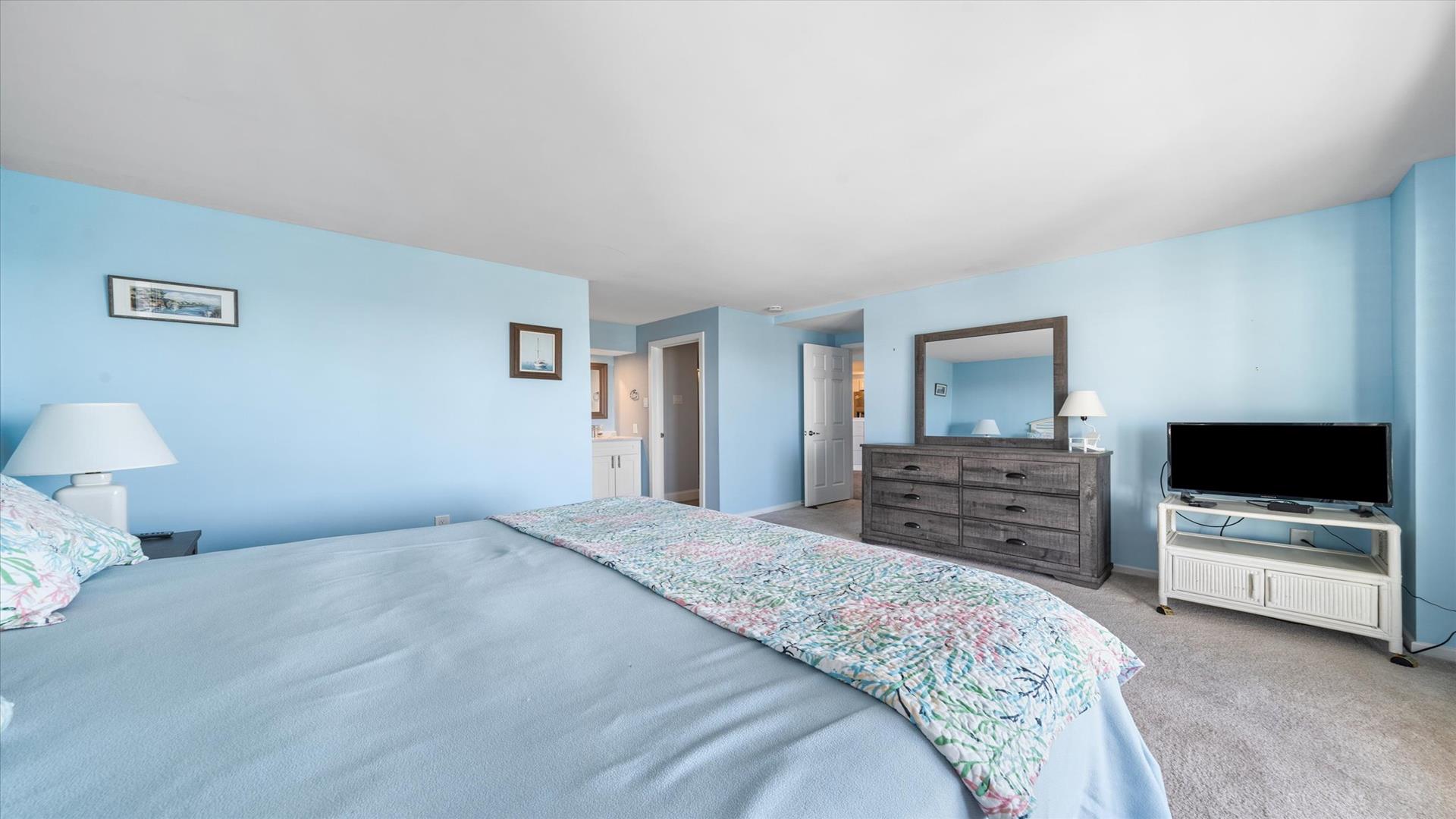 100 96th street, Stone Harbor (1 Block to Beach)