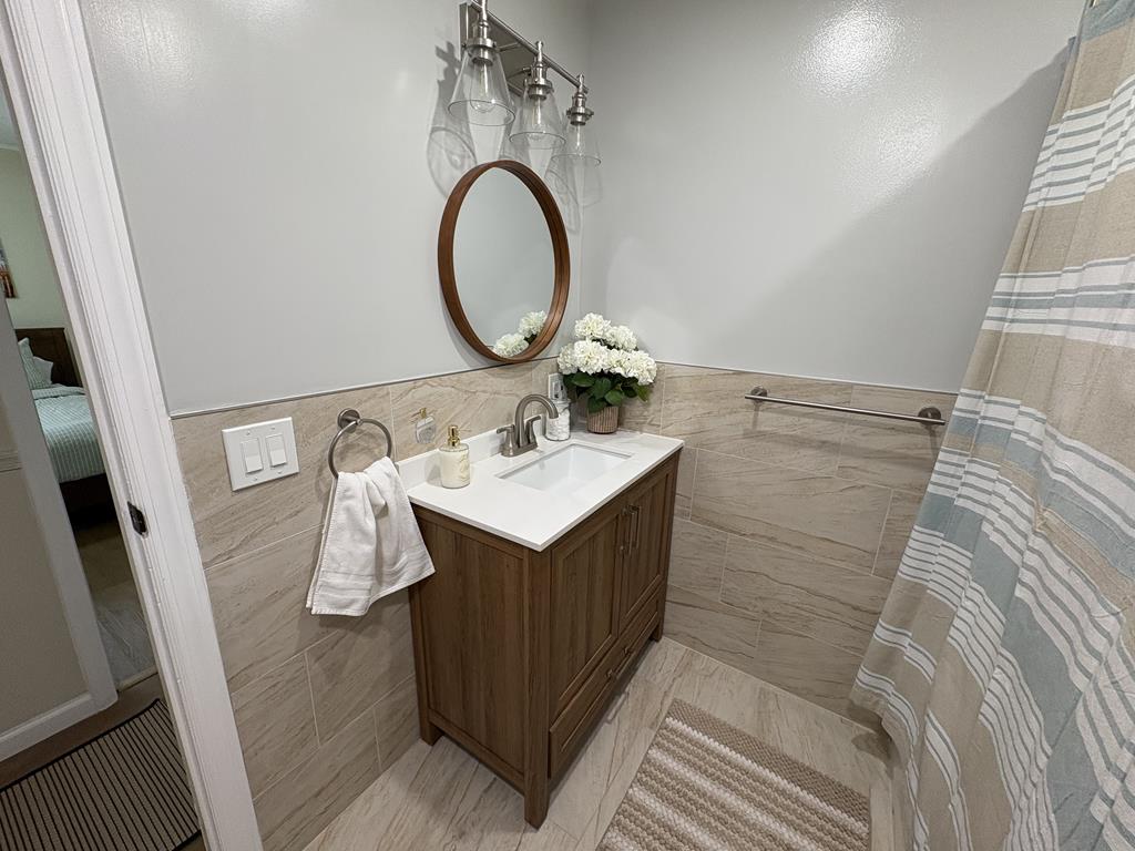 307 Town Bank Road Duplex - Linens Included! | Photo 17