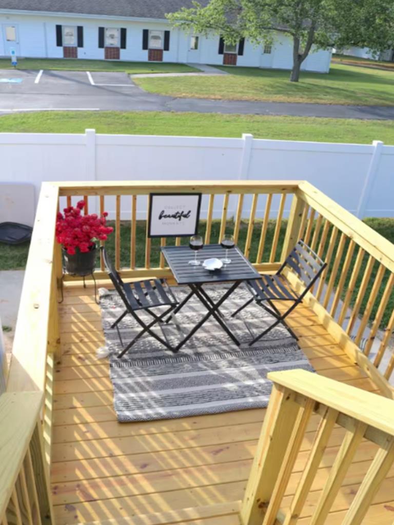 307 Town Bank Road Duplex - Linens Included! | Photo 37