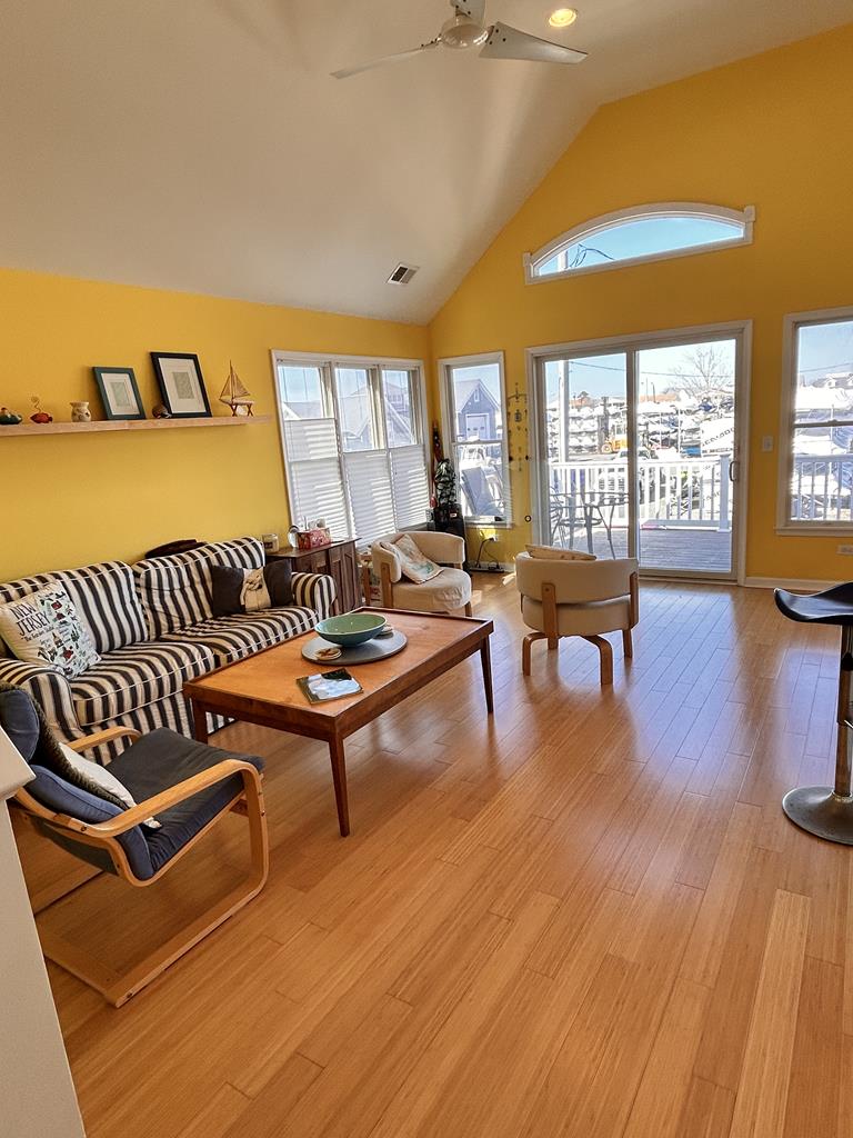 314 S. 1st Street, Surf City (Bay Block)