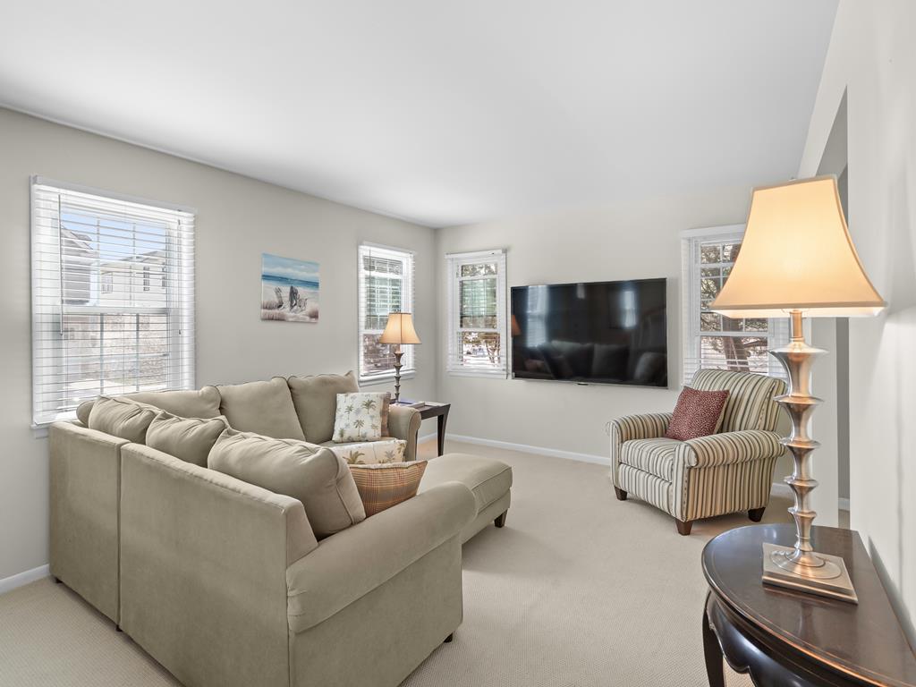 10033 Corinthian Drive | Photo 4