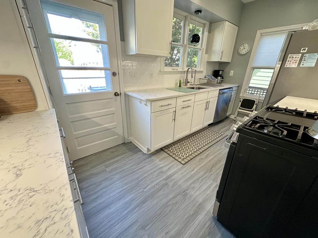 909 Queen Street | Photo 14