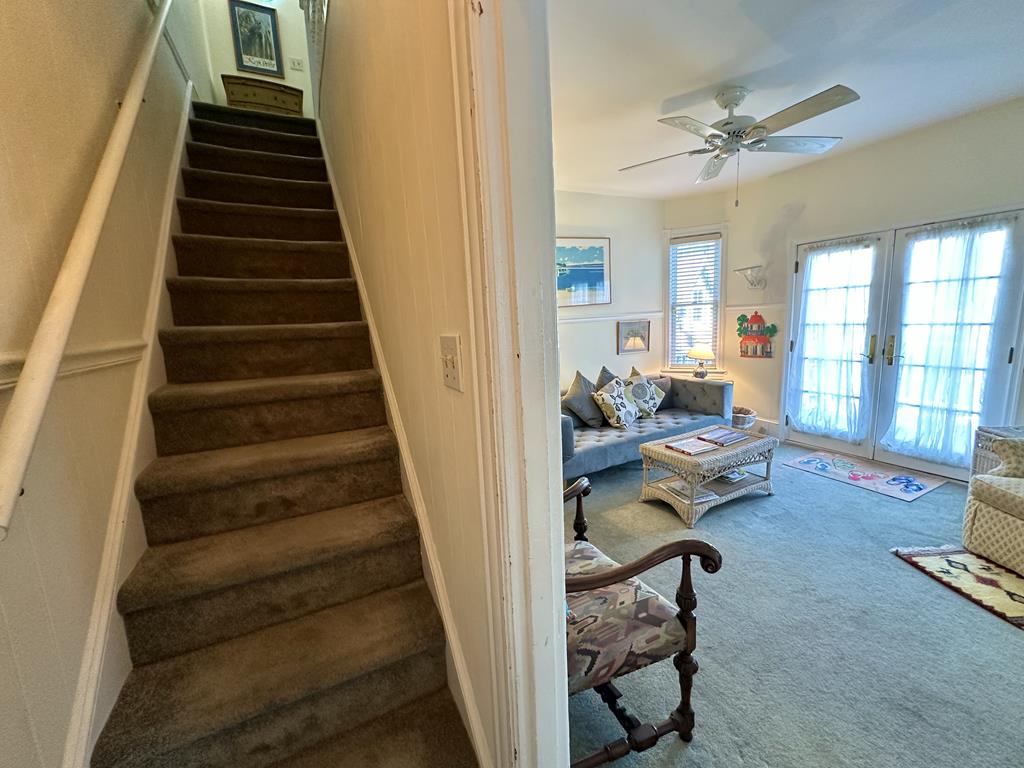 909 Queen Street | Photo 18