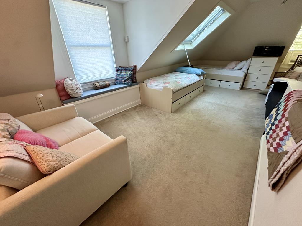 909 Queen Street | Photo 30