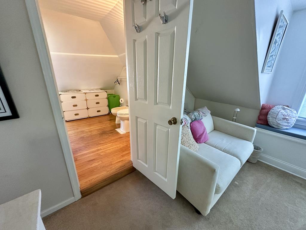 909 Queen Street | Photo 31