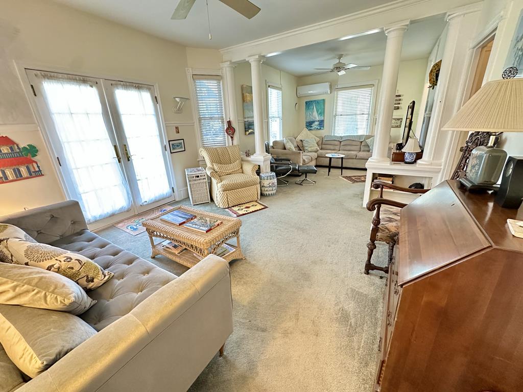 909 Queen Street | Photo 8