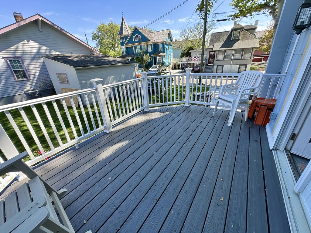 909 Queen Street | Photo 10