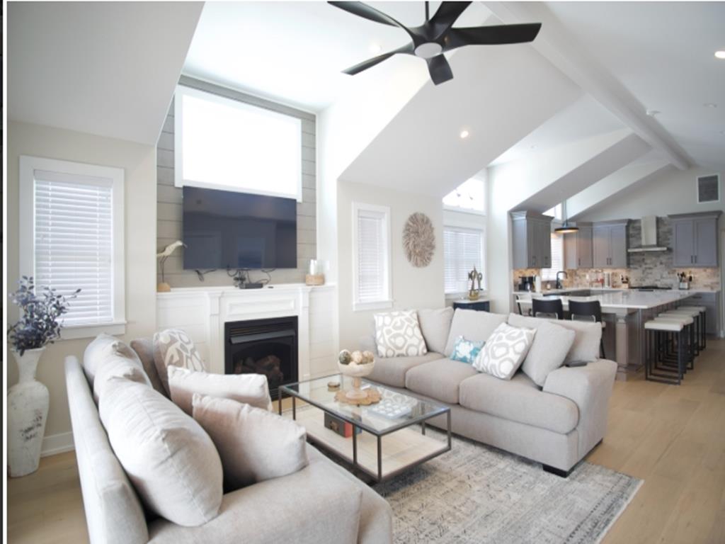 219 40th Street West | Photo 3