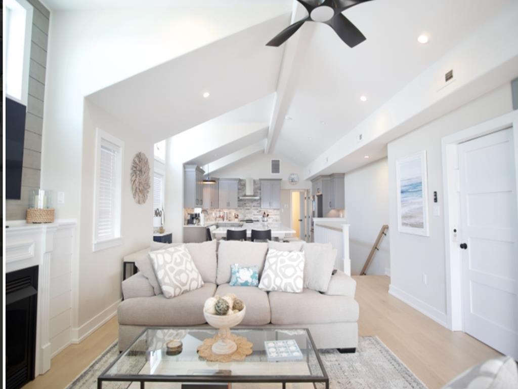 219 40th Street West | Photo 4