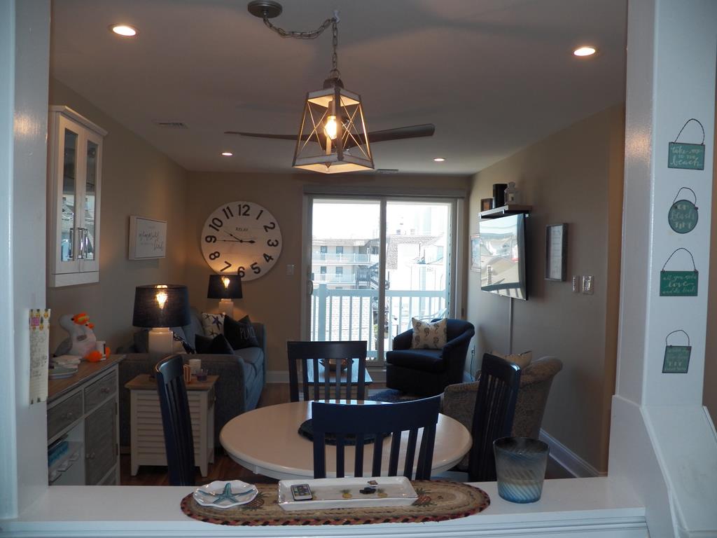 3900 Pleasure Avenue. - Picture 
