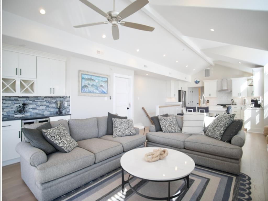 219 40th Street East | Photo 3