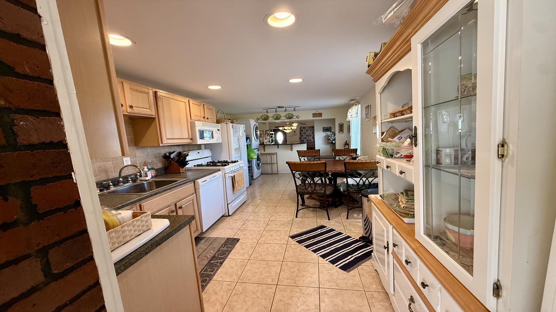 230 E. Juniper Avenue, Wildwood (Wildwood Beach Side)