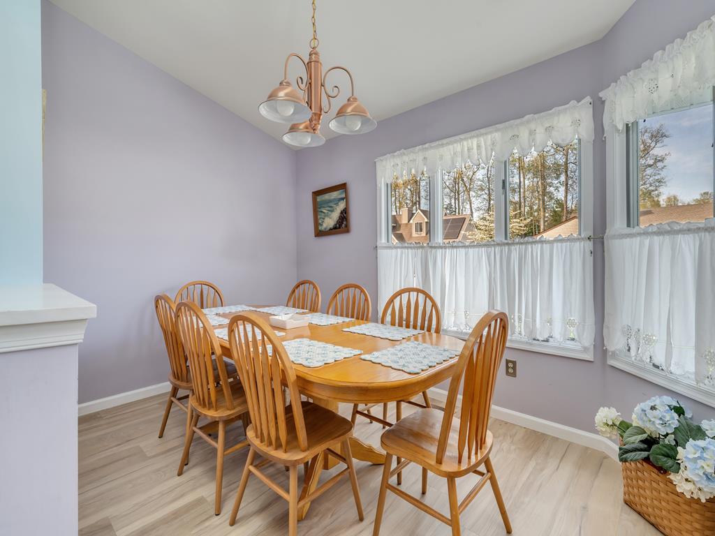 https://realtimerental.com/rrv10/RentalPhotos/1217/1217957.14.jpg