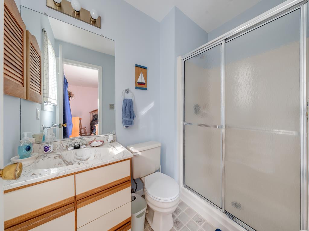https://realtimerental.com/rrv10/RentalPhotos/1217/1217957.19.jpg