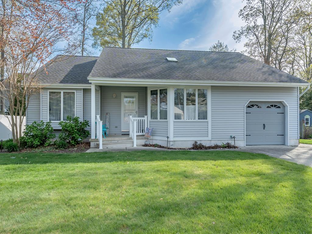 https://realtimerental.com/rrv10/RentalPhotos/1217/1217957.26.jpg