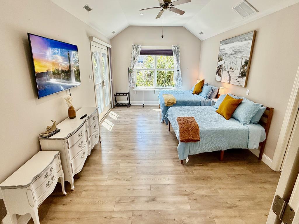 1253 Washington Street | Photo 27