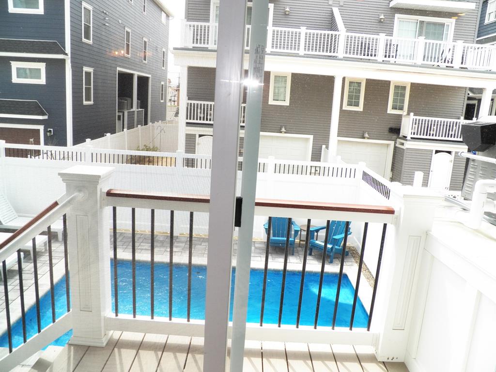 206 39th Street - Picture 