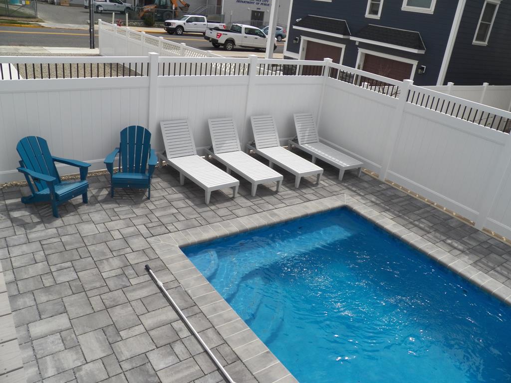 206 39th Street - Picture 