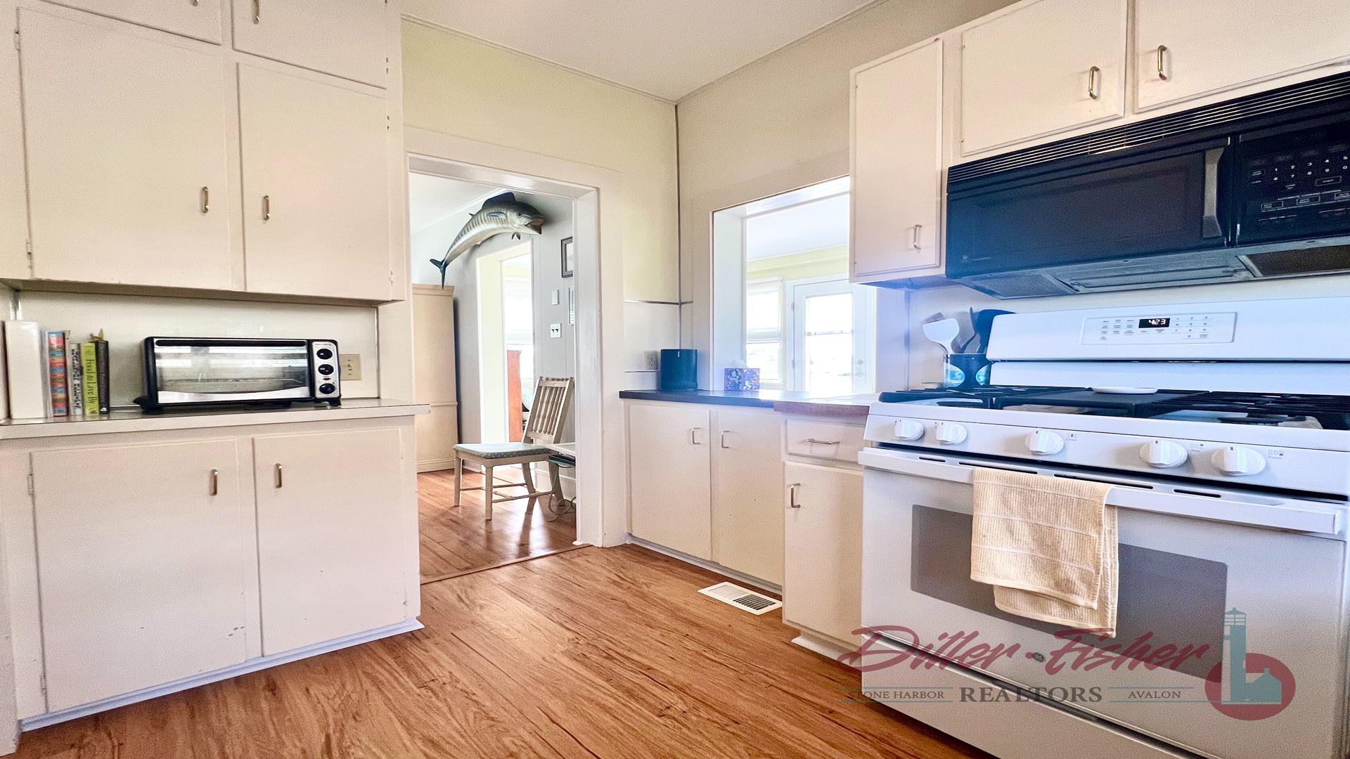 8921 Third Avenue, Stone Harbor (Bay Front)