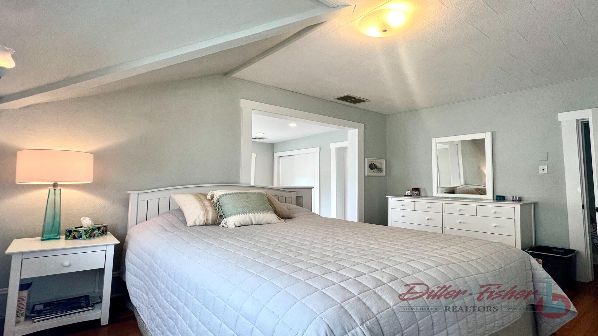 8921 Third Avenue, Stone Harbor (Bay Front)