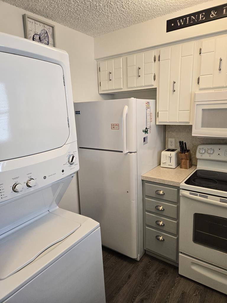 3900 Pleasure Avenue - Picture 