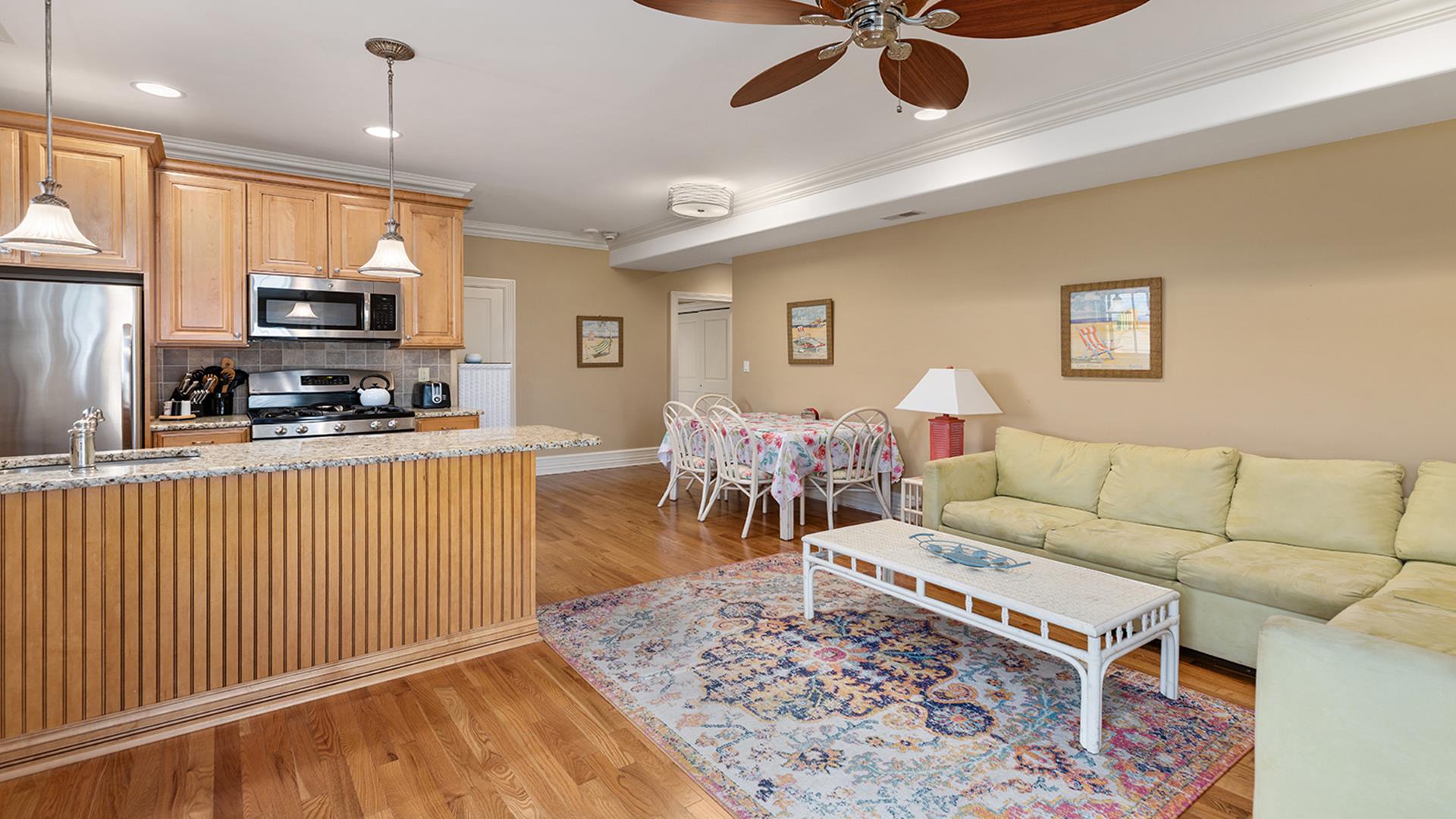 Sea Mist unit 6 - 1 Bedroom Beachfront Beauty!