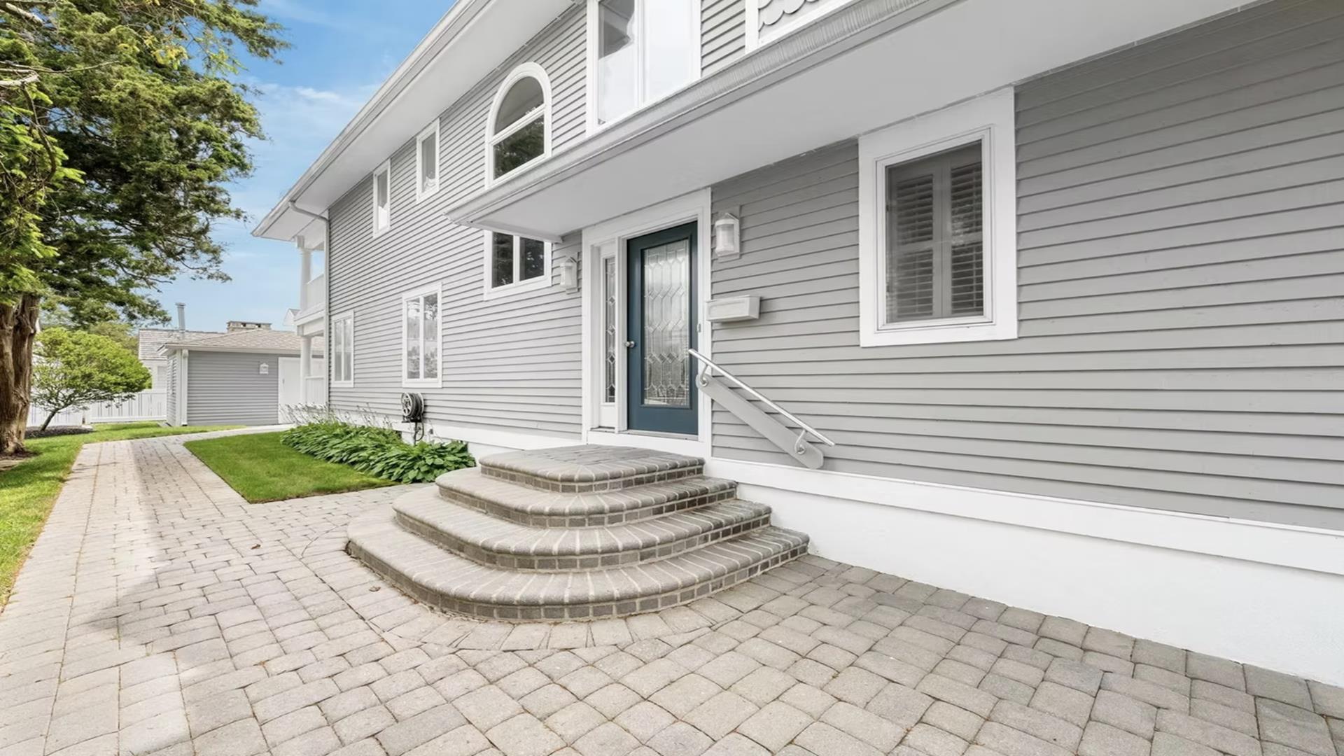 10112 Second Avenue, Stone Harbor (1 Block to Beach) - Picture 2