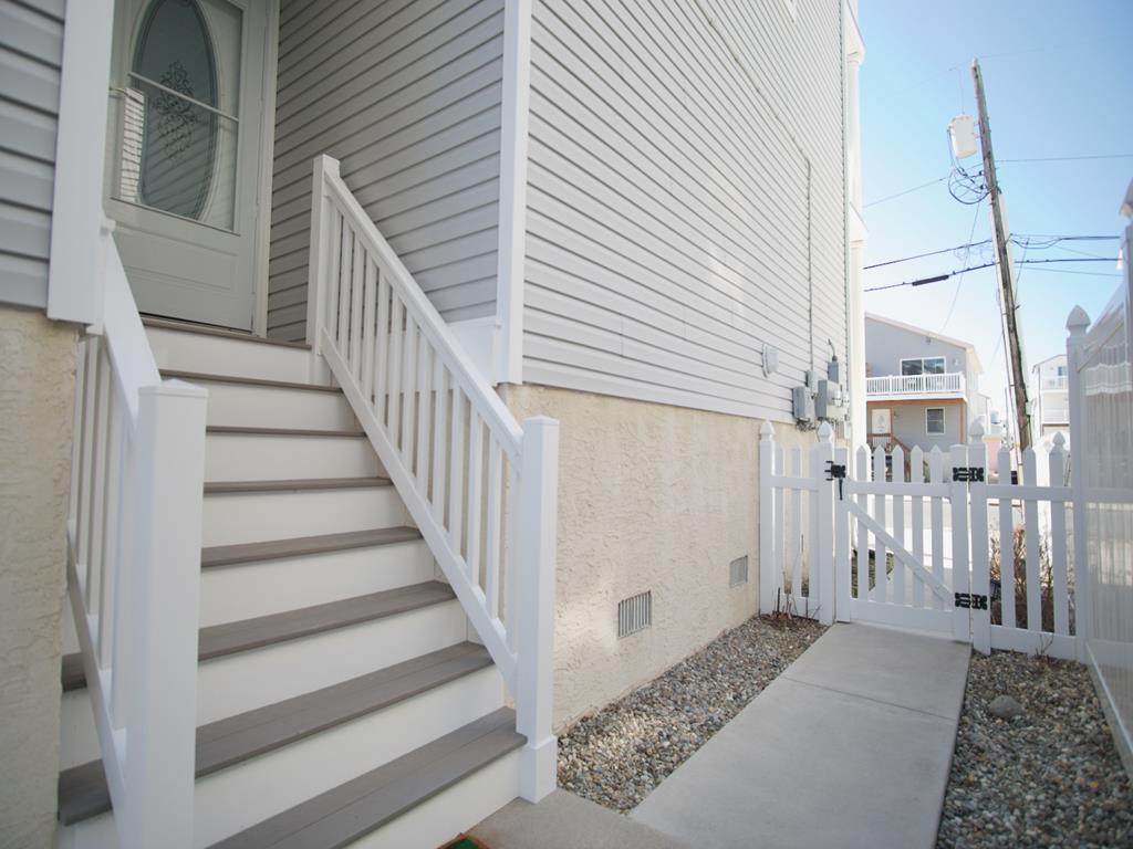 237 36th Street - Picture 