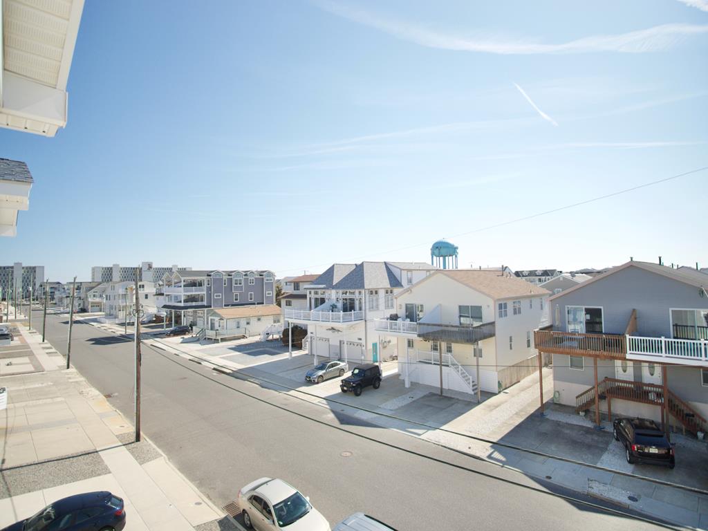 237 36th Street - Picture 