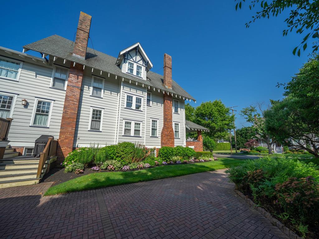 1012 New York Ave | Photo 4