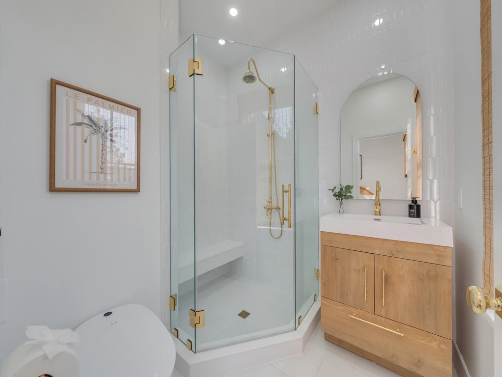 Washington Street Retreat - Units 1 and 2 | Photo 14