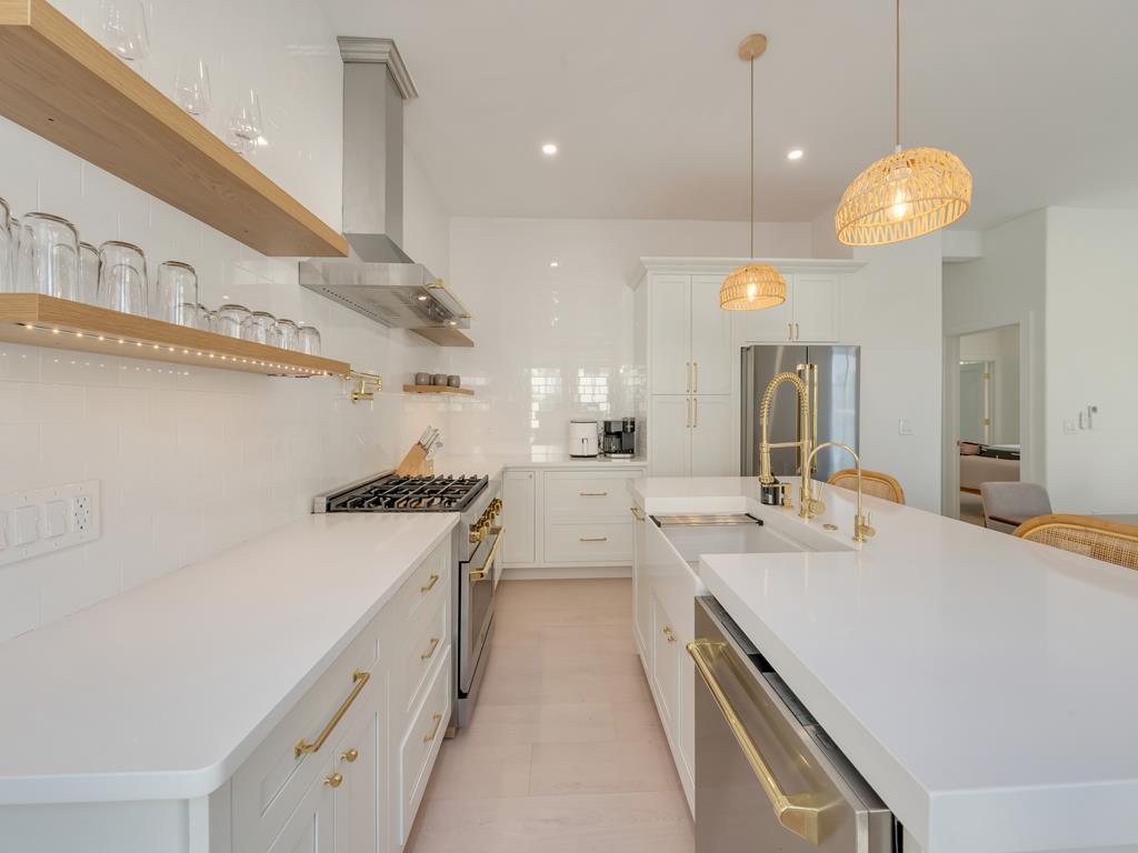 Washington Street Retreat - Units 1 and 2 | Photo 9