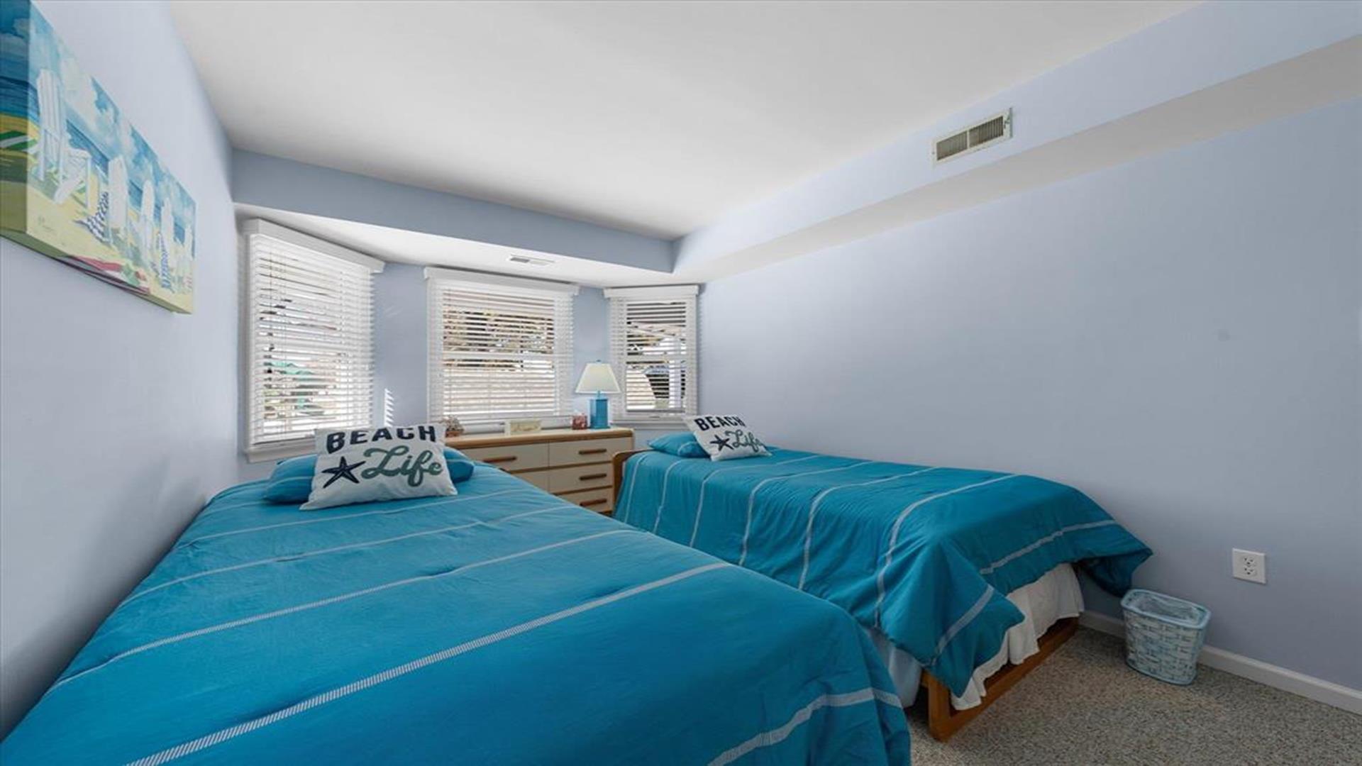 10509 2nd Avenue, Stone Harbor (Mid-Island)