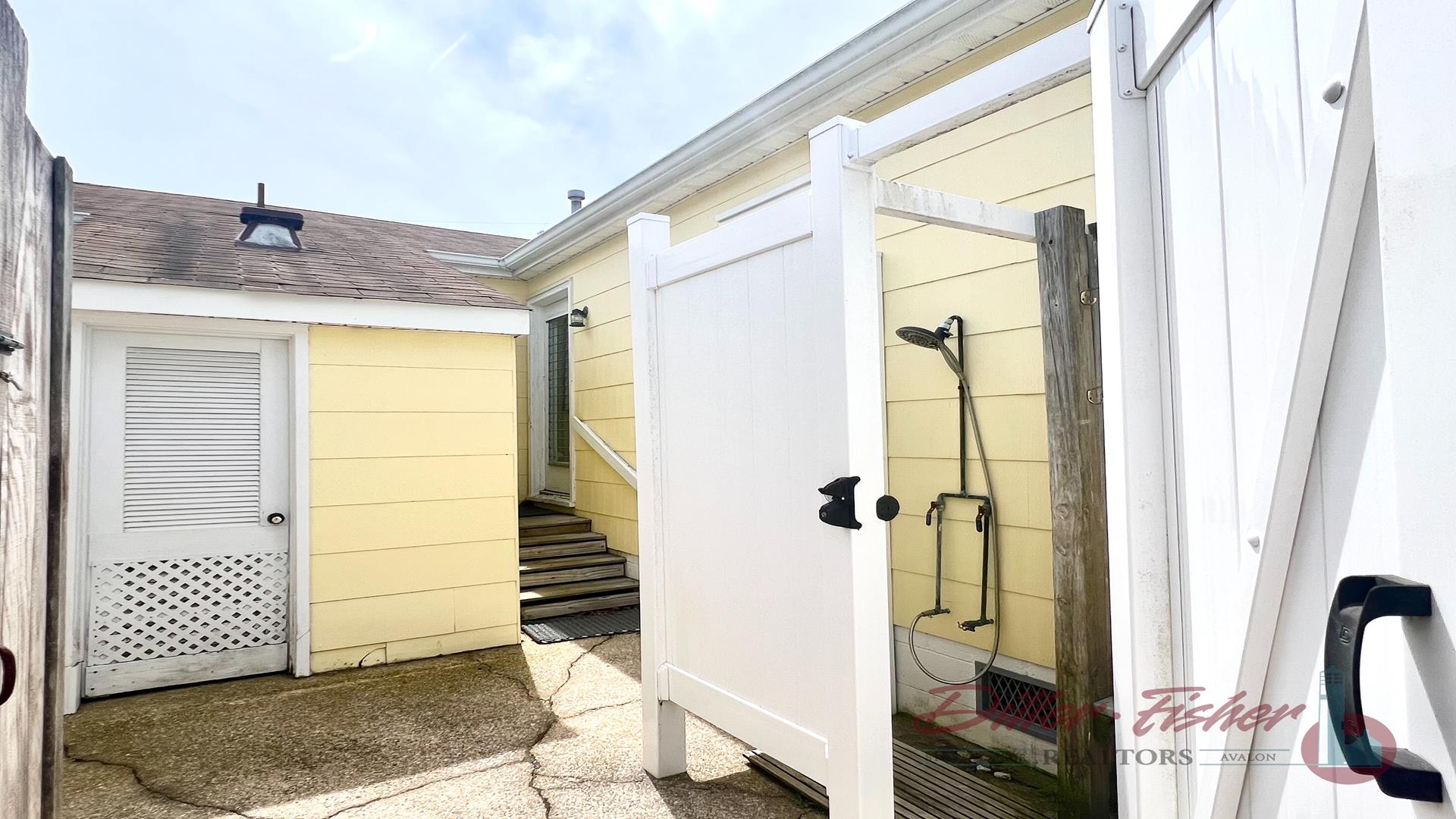 250 105th Street, Stone Harbor (Mid-Island)