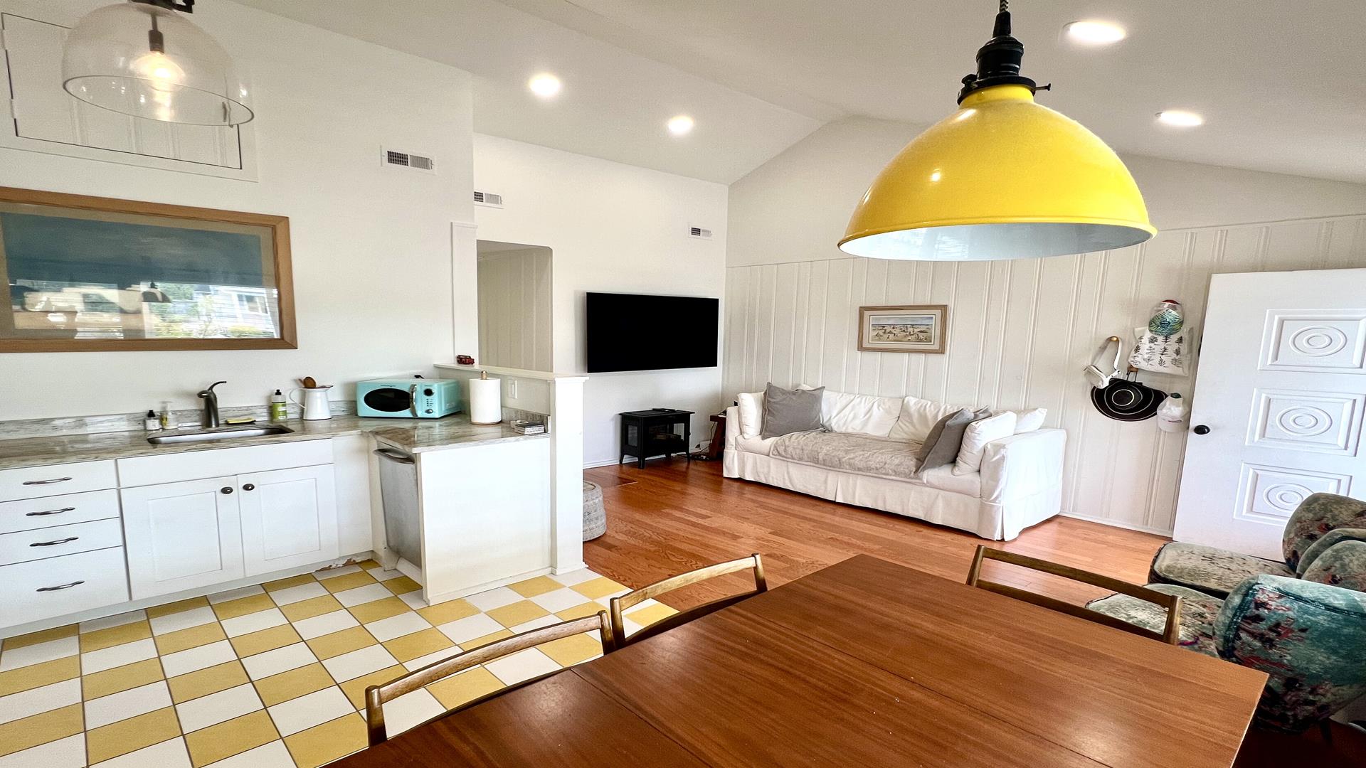 250 105th Street, Stone Harbor (Mid-Island)