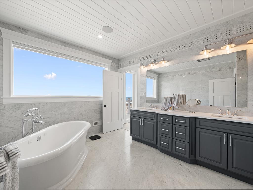 57 B Long Beach Blvd - ALARM, Loveladies (Ocean Front)