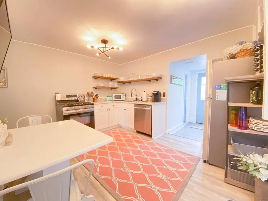 Cape May Gem on W. Perry! - Center of Everything!