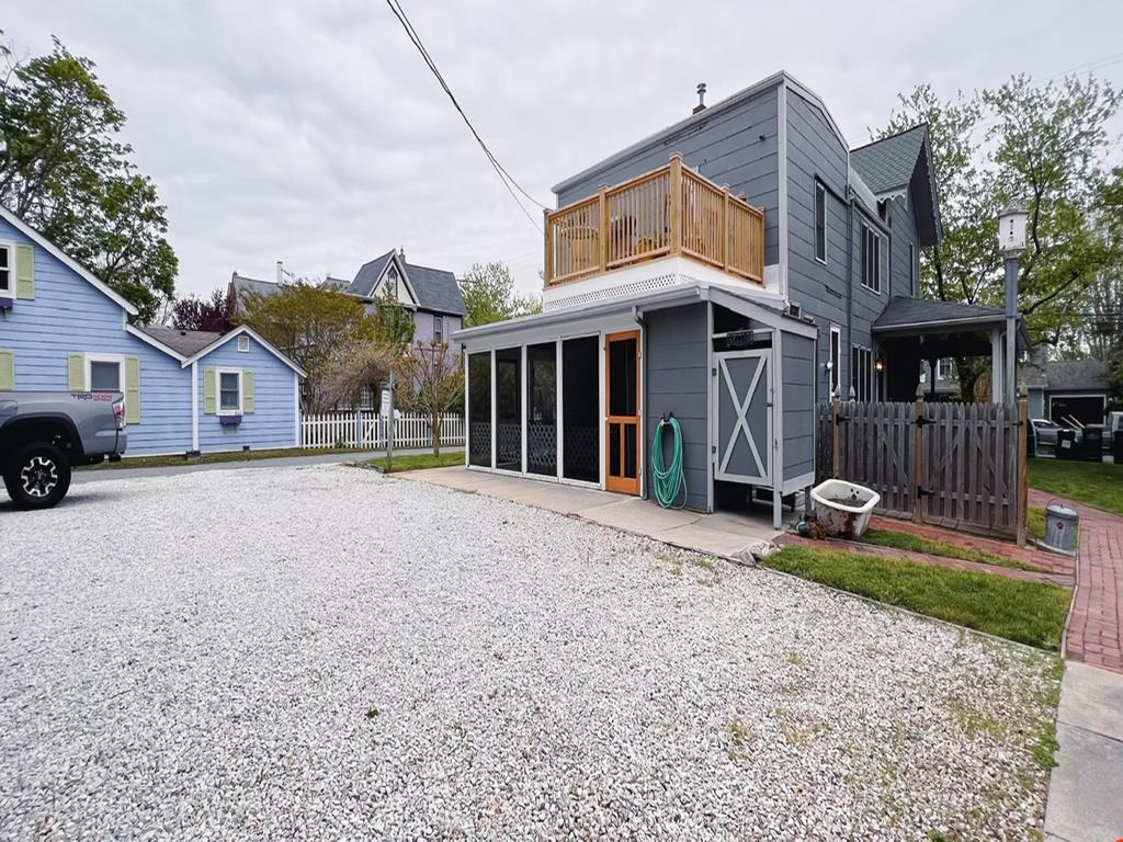 1015 Washington Gray Fox Suite | Photo 19