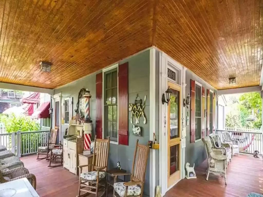 1015 Washington Gray Fox Suite | Photo 22