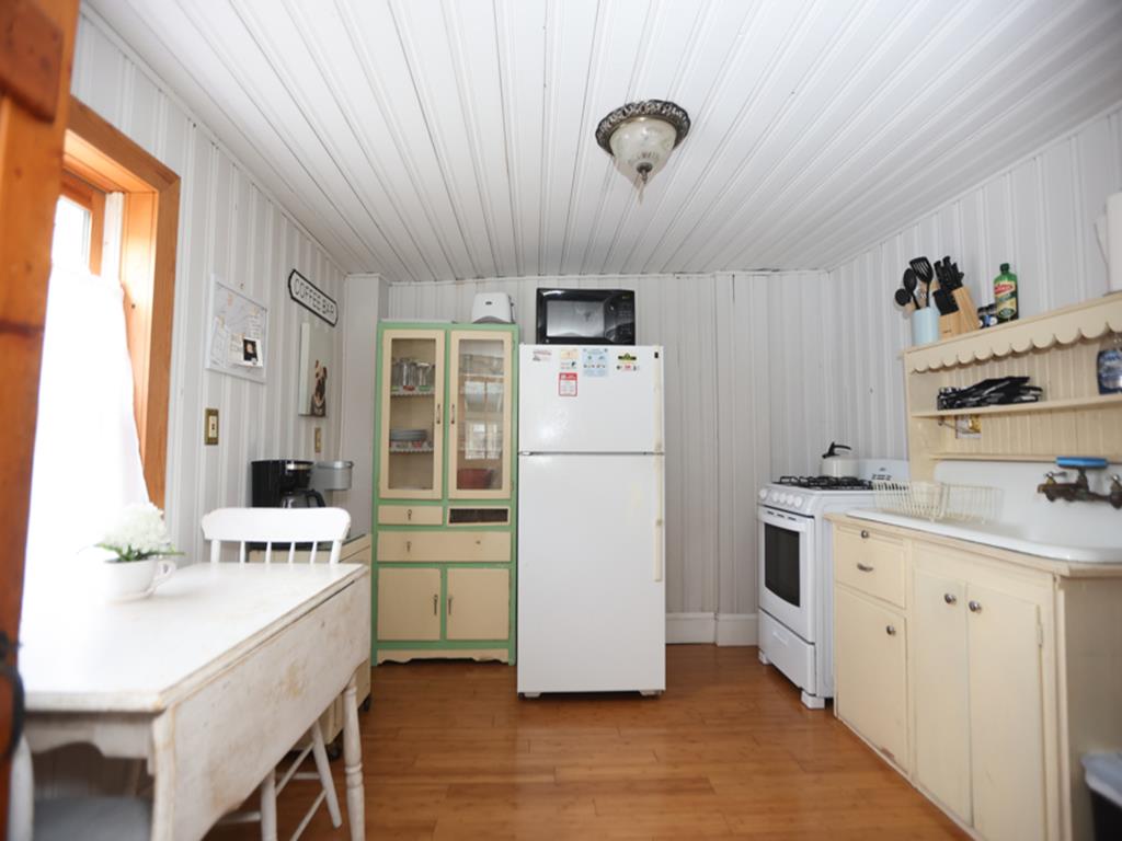 1015 Washington Gray Fox Suite | Photo 5