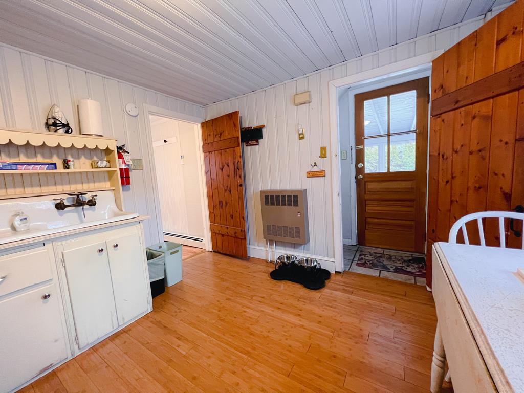 1015 Washington Gray Fox Suite | Photo 8