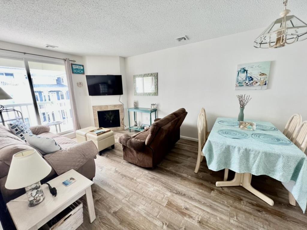 26 42nd Street | Photo 3