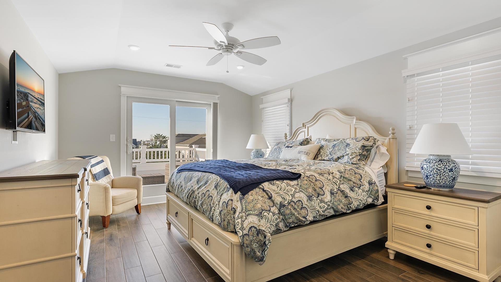 163 39th Street, Avalon (Center)