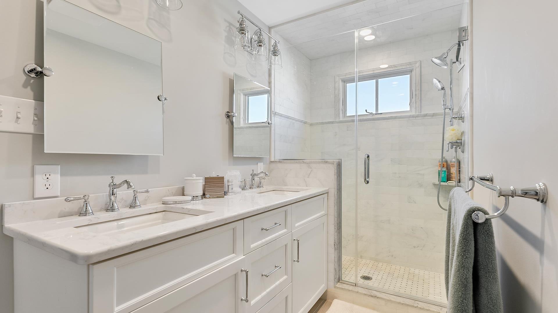 163 39th Street, Avalon (Center)